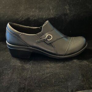 Clarks Angie Meadow Black Leather NIB Size 9